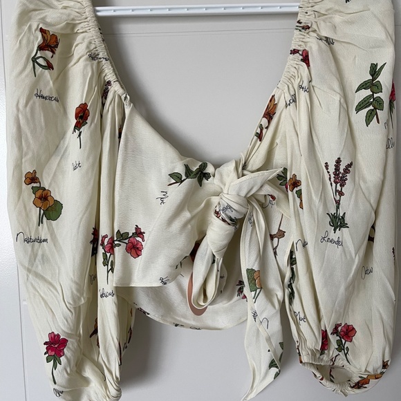 Verge Girl Tie Front Crop Top - Picture 3 of 4